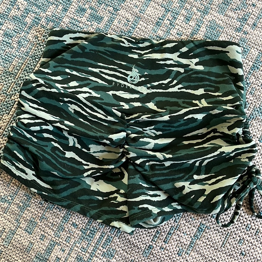 Ryderwear Wild Scrunch Gym Shorts - Tiger Green Size M Never Worn